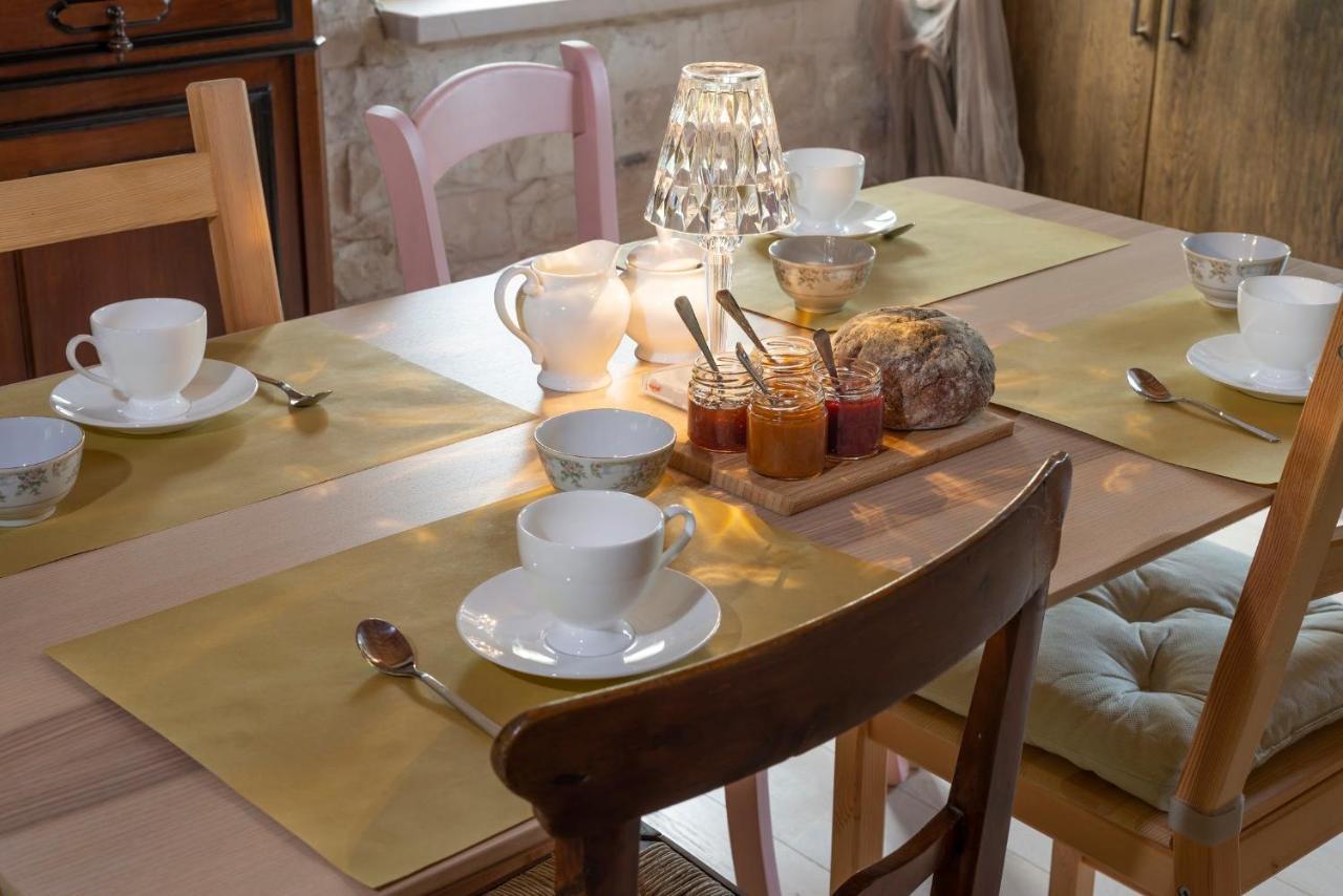 Agriturismo "Le Cannelle" Spa & Day Wellness Villa ฟอสซอมโบรเน ภายนอก รูปภาพ