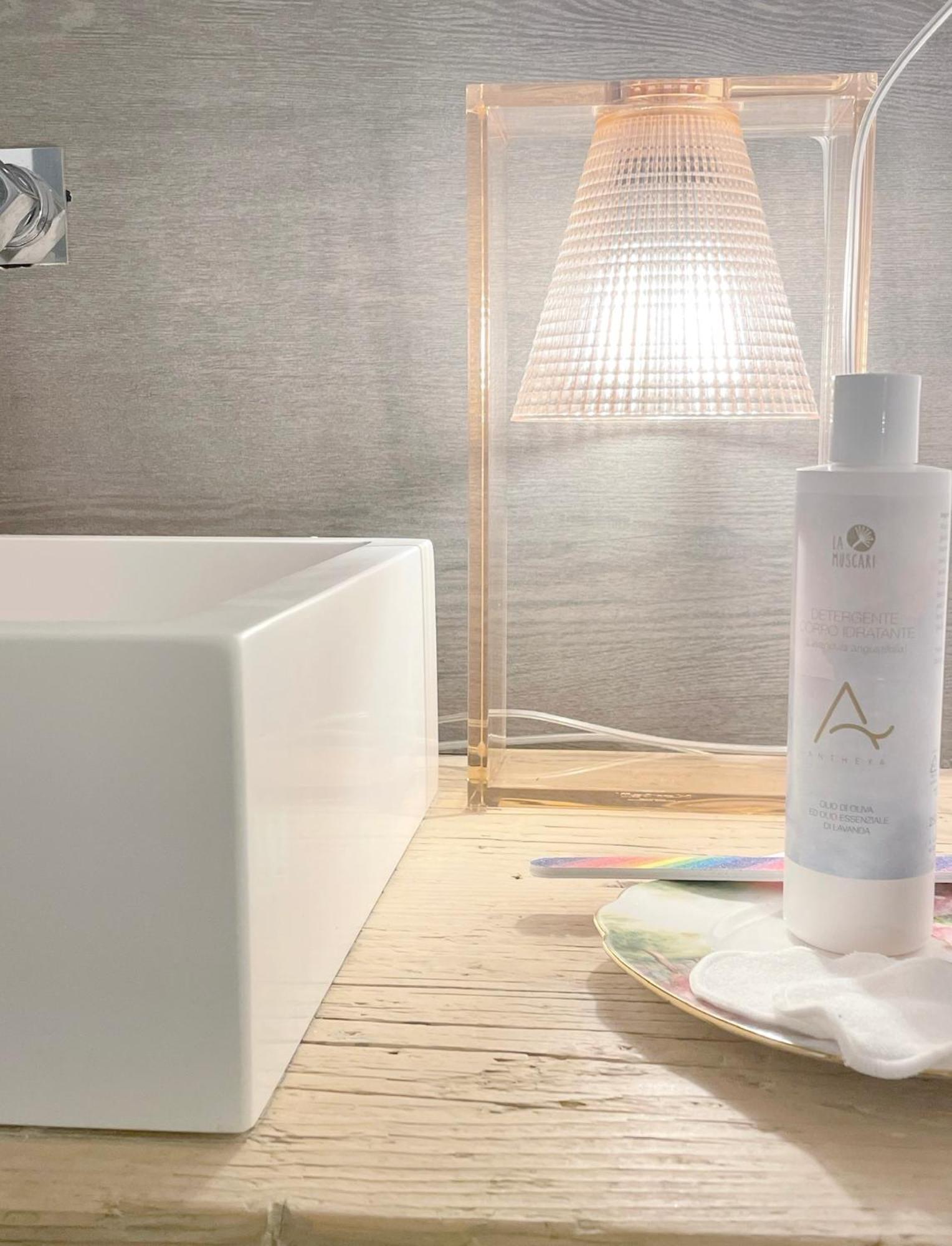 Agriturismo "Le Cannelle" Spa & Day Wellness Villa ฟอสซอมโบรเน ภายนอก รูปภาพ
