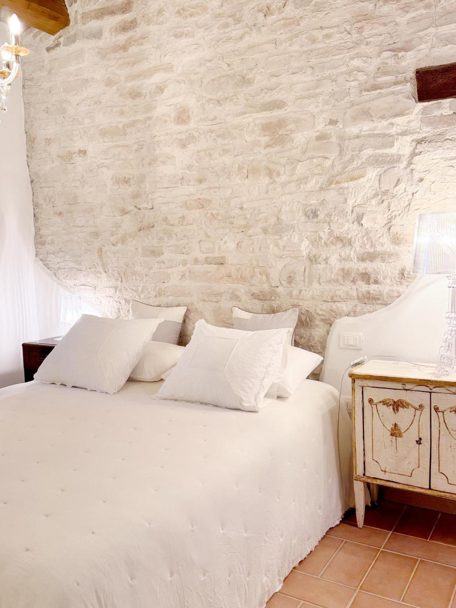 Agriturismo "Le Cannelle" Spa & Day Wellness Villa ฟอสซอมโบรเน ภายนอก รูปภาพ